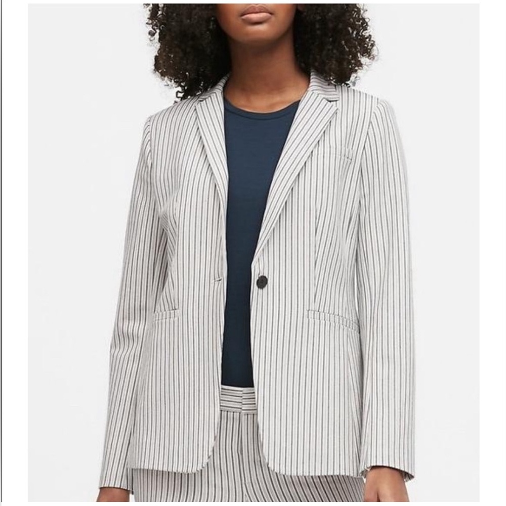 Banana Republic Long and Lean blazer, bi-stretch - Picture 2 of 11